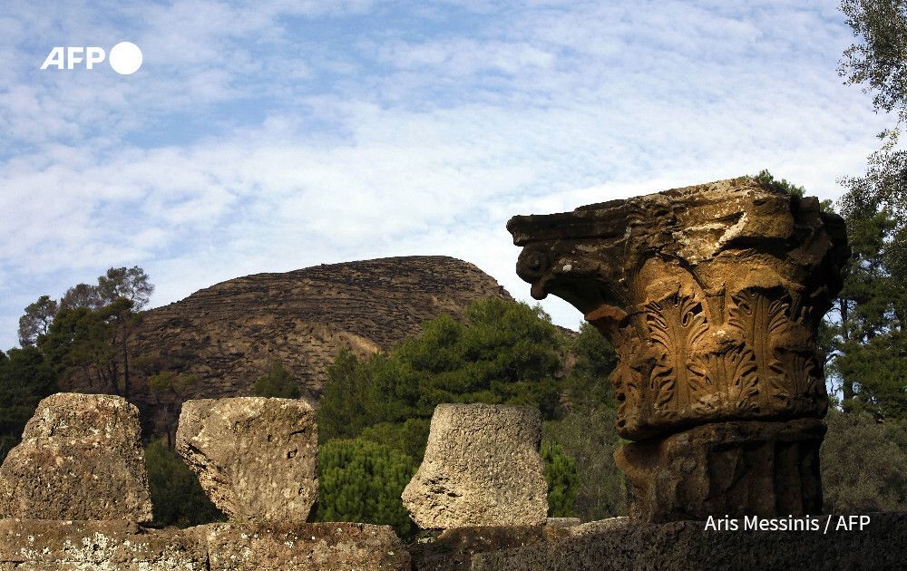 AFP's tweet photo. Greece's ancient sites get climate-change checkup.

Worsening wildfires, soaring heatwaves and rising water levels have prompted Greek officials to take a closer look at protecting priceless archaeological sites that draw hundreds of thousands of visitors each year

https://t.co/EiEOfgrIP3