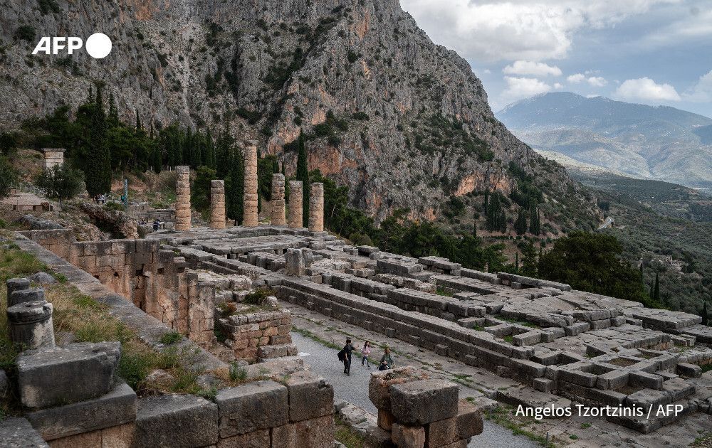 AFP's tweet photo. Greece's ancient sites get climate-change checkup.

Worsening wildfires, soaring heatwaves and rising water levels have prompted Greek officials to take a closer look at protecting priceless archaeological sites that draw hundreds of thousands of visitors each year

https://t.co/EiEOfgrIP3