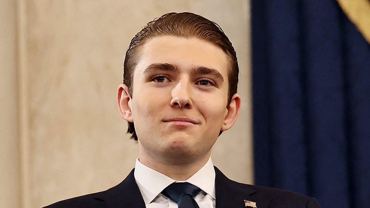 Soledad_Haren's tweet image. THIS DECEMBER, young men will AUTOMATICALLY be REGISTERED FOR THE #DRAFT.  While GULLIBLE Americans were focused on Culture War BS, the #AutomaticDraftRegistration was quietly tucked into the annual defense policy bill Congress signed into law late LAST YEAR.

#SendBarron