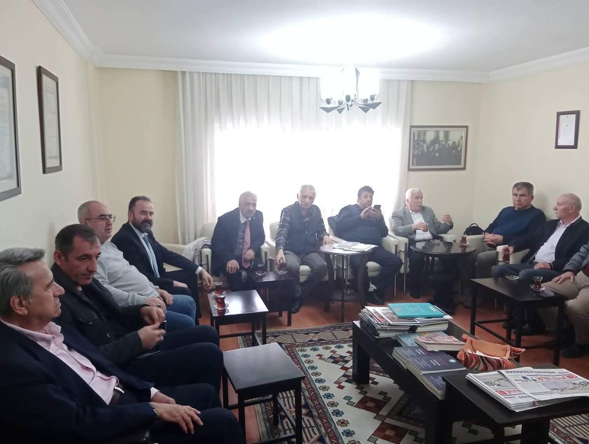 Demokraside Birlik Vakfında bir cuma geleneği.