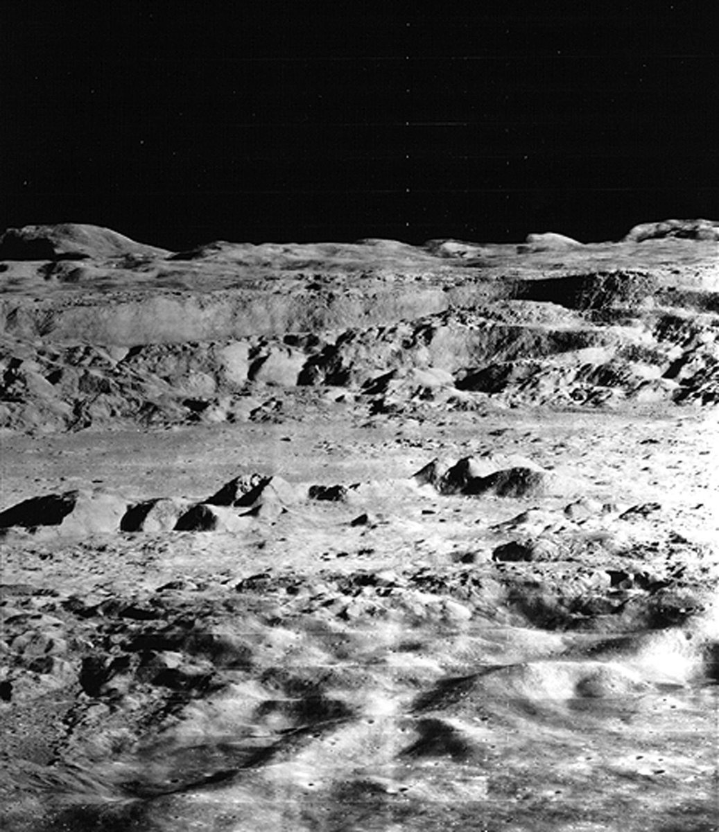 cb_doge's tweet image. This picture was taken on the Moon.