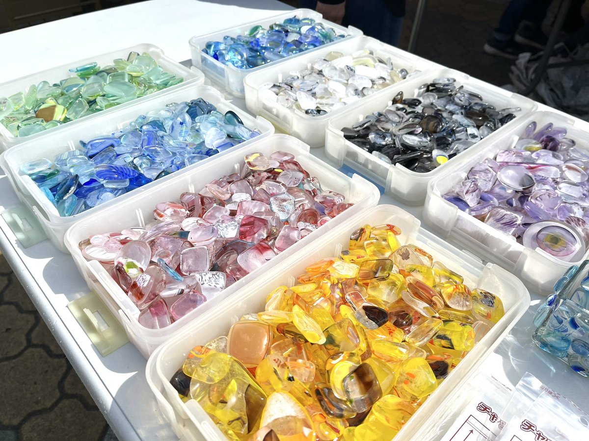 sumida_glass_'s tweet photo. 🌸すみだガラス市出展ブース紹介🌸
◎横浜あおばガラス工房◎
横浜あおばガラス工房は、1999年に 築炉。
オーナーである玉田恭子と、そのスタッフで工房運営。
ガラス作品制作と平行して、一般の方に吹きガラス体験、ガラス教室、工房レンタルも行っています。
＊公式HPより引用＊ https://t.co/ld3cu6azZK
