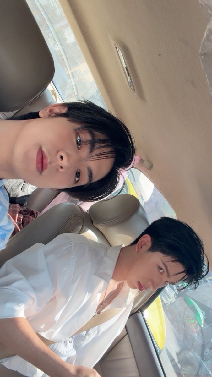 cutieguityfrank's tweet image. ขาไปทำงอน นายมาถ่ายรูปเราทำไม ขากลับยกกล้องถ่ายเอง ไอ้คนนั่งมันก็ยิ้มหน้าบานของมันอยู่อย่างอะ ยอมพวกน้องสองคนเลยๆ🦦🦞

#sea_ta_lay #keenkeno
#seakeen