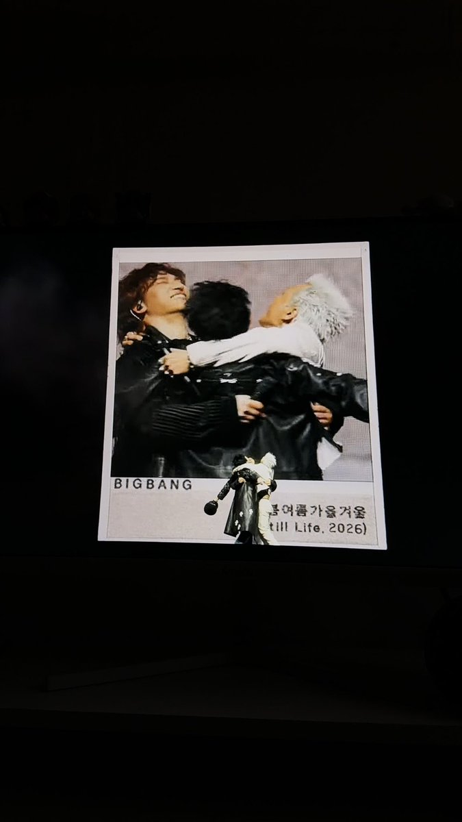 xxxwinxi's tweet photo. UGLY CRIES THANK YOU BIGBANG

#BIGBANG #BANGCHELLA #BIGBANG_IS_BACK https://t.co/PtLE0R8Q5G