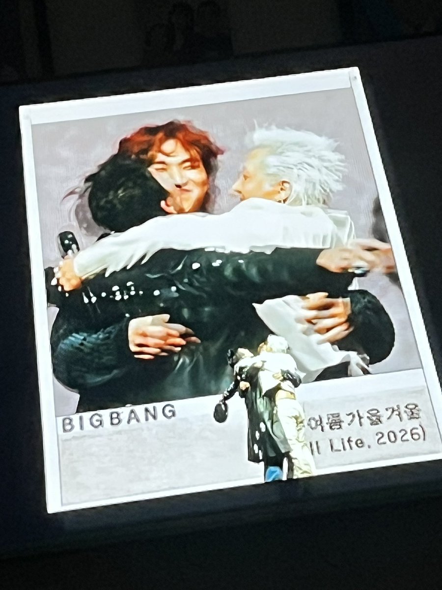 iwantcheeze's tweet photo. NO ONE EVER DOES IT LIKE BIGBANG!! okay sleep nako ulit bye #BANGCHELLA https://t.co/5RtQiqVwrM