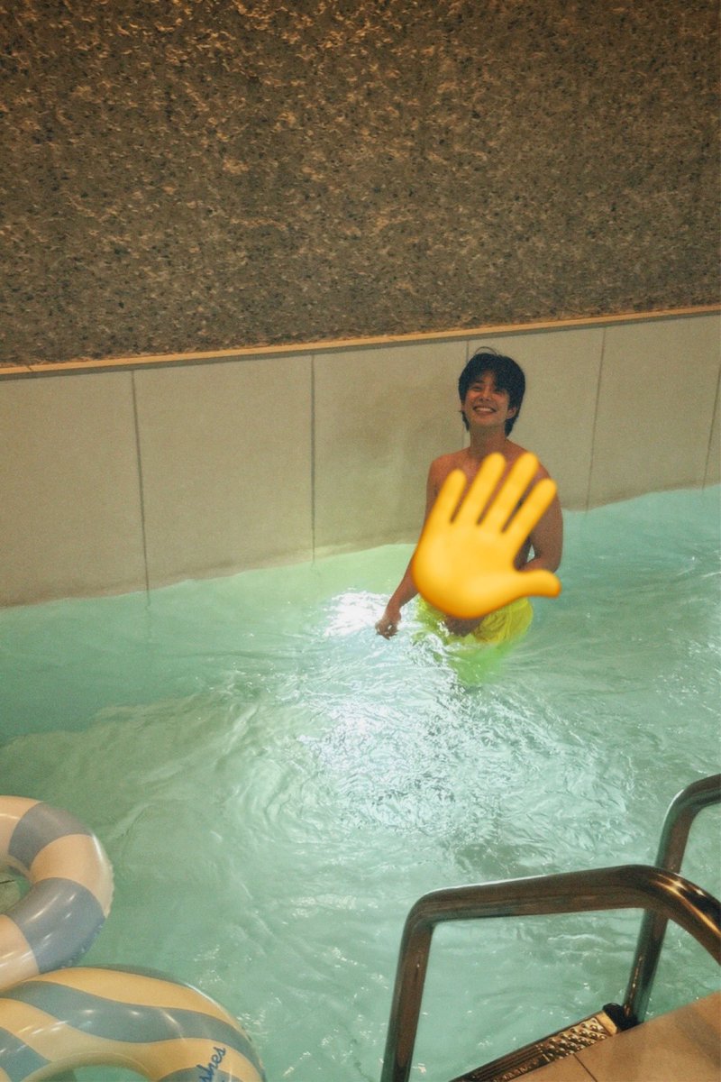 260413 MJ weverse post
부끄러웡>< 🫣
#엠제이 #김명준 #MJ #아스트로 #ASTRO
MJ I AM GETTING A HEART ATTACK 🤣🤣🤣