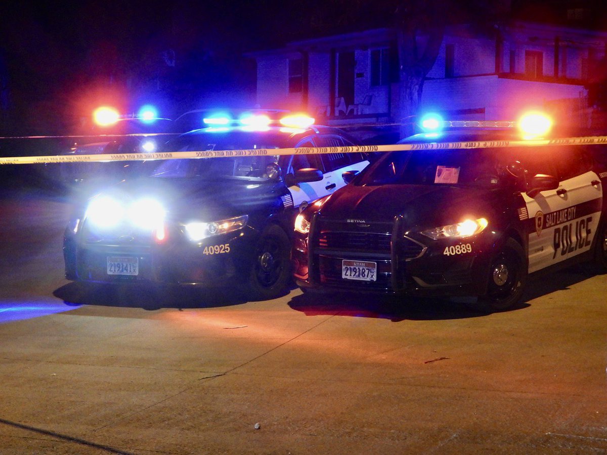 SLCScanner's tweet image. #SLC 1050 S 1500 W. Police are investigating a 🔫 . At least 1 person has sustained an injury. Stby for details.