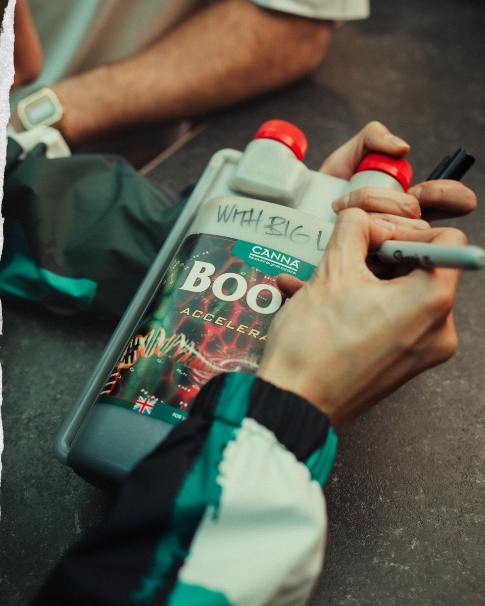 CANNAuk1's tweet photo. WIN:
Signed CANNABOOST.
Signed CANNA FC shirt.
Signed CANNA Windbreaker.
👇 Tag a mate to enter
Share to your story or repost for a bonus entry!
UK only.

#giveaway #plantnutrients #gardening #crop https://t.co/wUTNzyNNY8