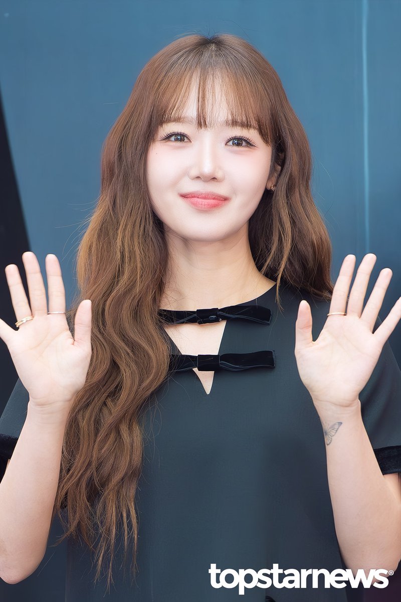 TSN_PHOTO's tweet image. [HD포토] 아이오아이 최유정, ‘시선 사로잡는 나비 타투’ (해피즈 포토콜) #해피즈 #Happiz #포토월 #프리뷰 #최유정 #아이오아이 #IOI topstarnews.net/news/articleVi… &amp;lt;- Original Photo