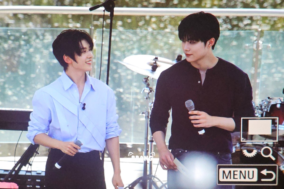 빵 tweet media
