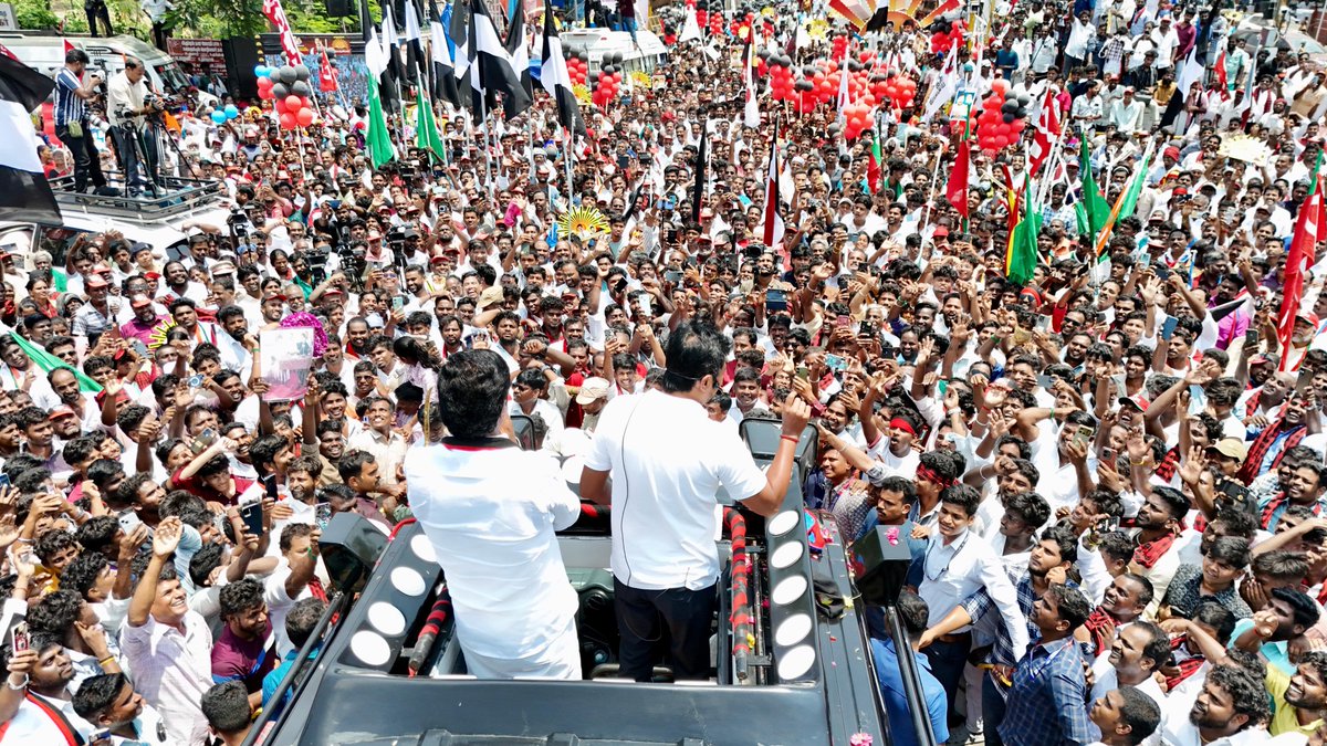 dmk_youthwing's tweet photo. விழுப்புரம் தொகுதி தி.மு.கழக வெற்றி வேட்பாளர் மருத்துவர் ரா.லெட்சுமணன் அவர்களை ஆதரித்து, கழக இளைஞர் அணிச் செயலாளர் @Udhaystalin அவர்கள் பரப்புரை.   

#VoteForDMK #DMK4TN #ஸ்டாலின்_தொடரட்டும்‌ https://t.co/cOdba2zmGo