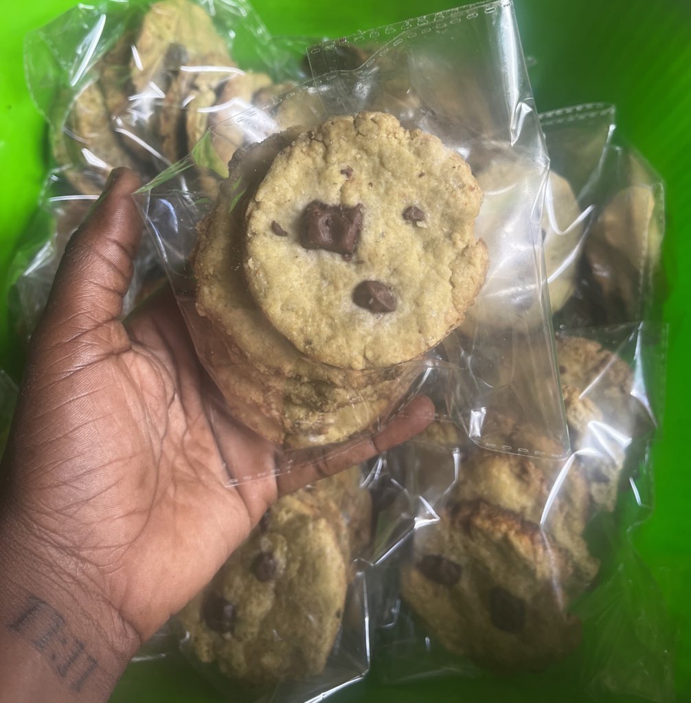 EdiblesbyUfy tweet media