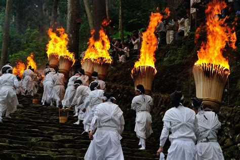 JapanHoliday's tweet photo. Giant flaming torches light up the night as portable shrines process toward the thundering Nachi Waterfall — awakening the gods and praying for renewal. Raw spiritual power, ancient tradition, and breathtaking nature in one unforgettable night. #NachiFireFestival #Japan https://t.co/mj5X8a52CY
