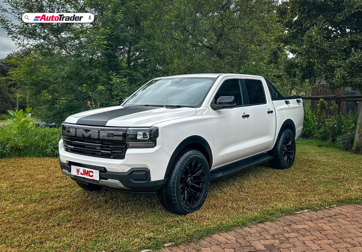 AutoTraderSA's tweet image. Dying to buy a #Ranger but finding the #Ford tax just too high? The good news is that we now have more budget-friendly bakkies than we know what to do with. We help you decide which one to buy. 👉  bit.ly/Top5CheaperAlt…