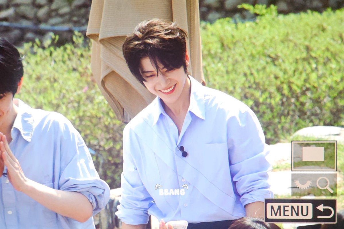 빵 tweet media