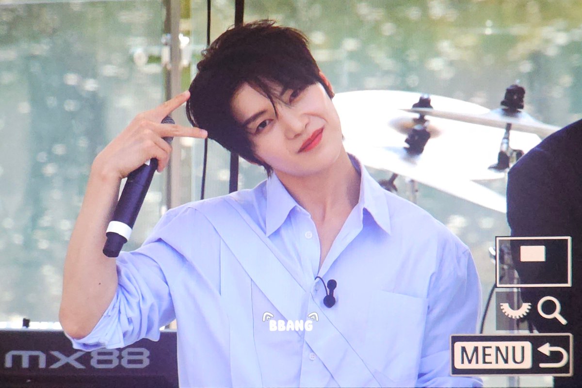 빵 tweet media
