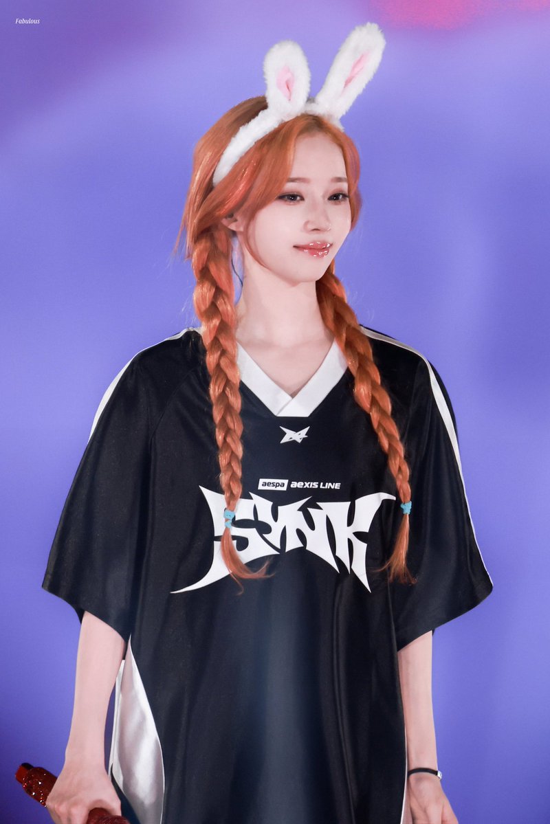 hourly winter tweet media