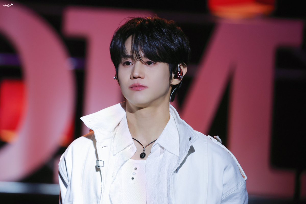 cloudyyhilight's tweet image. 250411 러브썸 페스티벌

내가 가질 수 있는 모든 시간들을 모두 오빠를 사랑하는데 담고 싶어

#하이라이트 #HIGHLIGHT
#비스트 #BEAST
#양요섭 #YANGYOSEOP