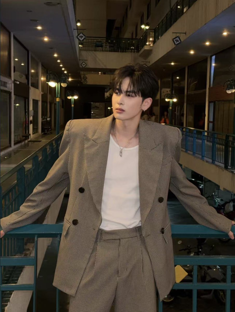 STARLIGHT_AWARDS tweet media