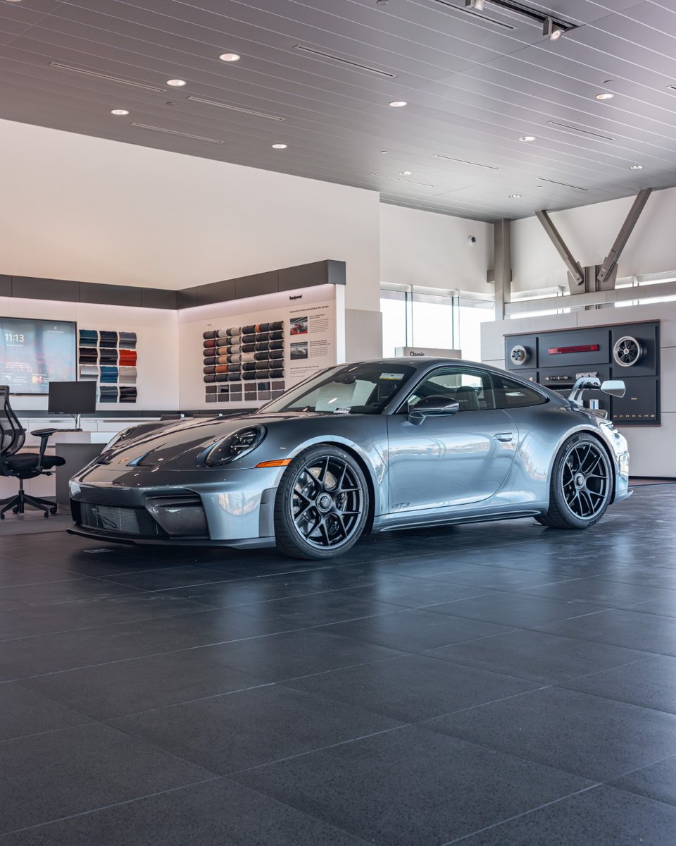 PorscheRiversid's tweet image. Don't mind us, we're just passing through.😍 The 2026 911 GT3 never goes unnoticed.
#porscheriverside #riversideporsche #porscheusa #porschedealer #porscheexperience #riverside #inlandempire #porschelife #luxurycars #performance #porschelove #porscheclub #porsche #porscheturbo