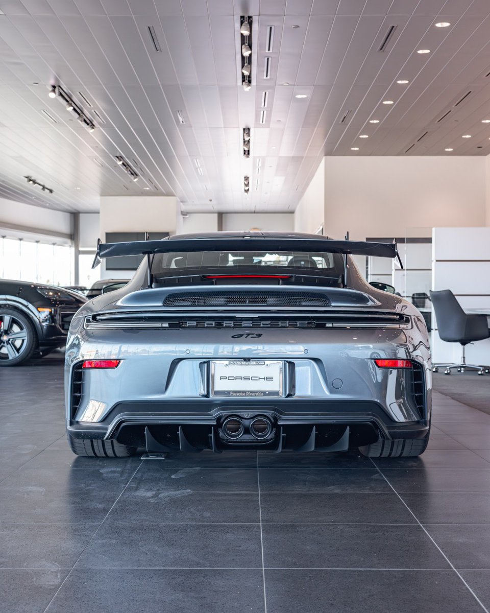 PorscheRiversid's tweet image. Don't mind us, we're just passing through.😍 The 2026 911 GT3 never goes unnoticed.
#porscheriverside #riversideporsche #porscheusa #porschedealer #porscheexperience #riverside #inlandempire #porschelife #luxurycars #performance #porschelove #porscheclub #porsche #porscheturbo