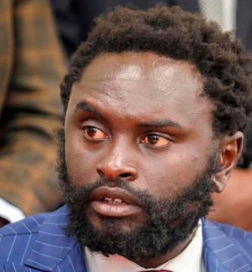 Reacted___'s tweet photo. Methu's behaviour at the late Hon David Kiaraho's memorial was so thoroughly disgusting that even the devil must have felt personally defiled by the spectacle.
#MethuOutOfOrder // Wayward Senator Mandevu // Tawe Juvenile Heckler https://t.co/bqvkTfoP0r