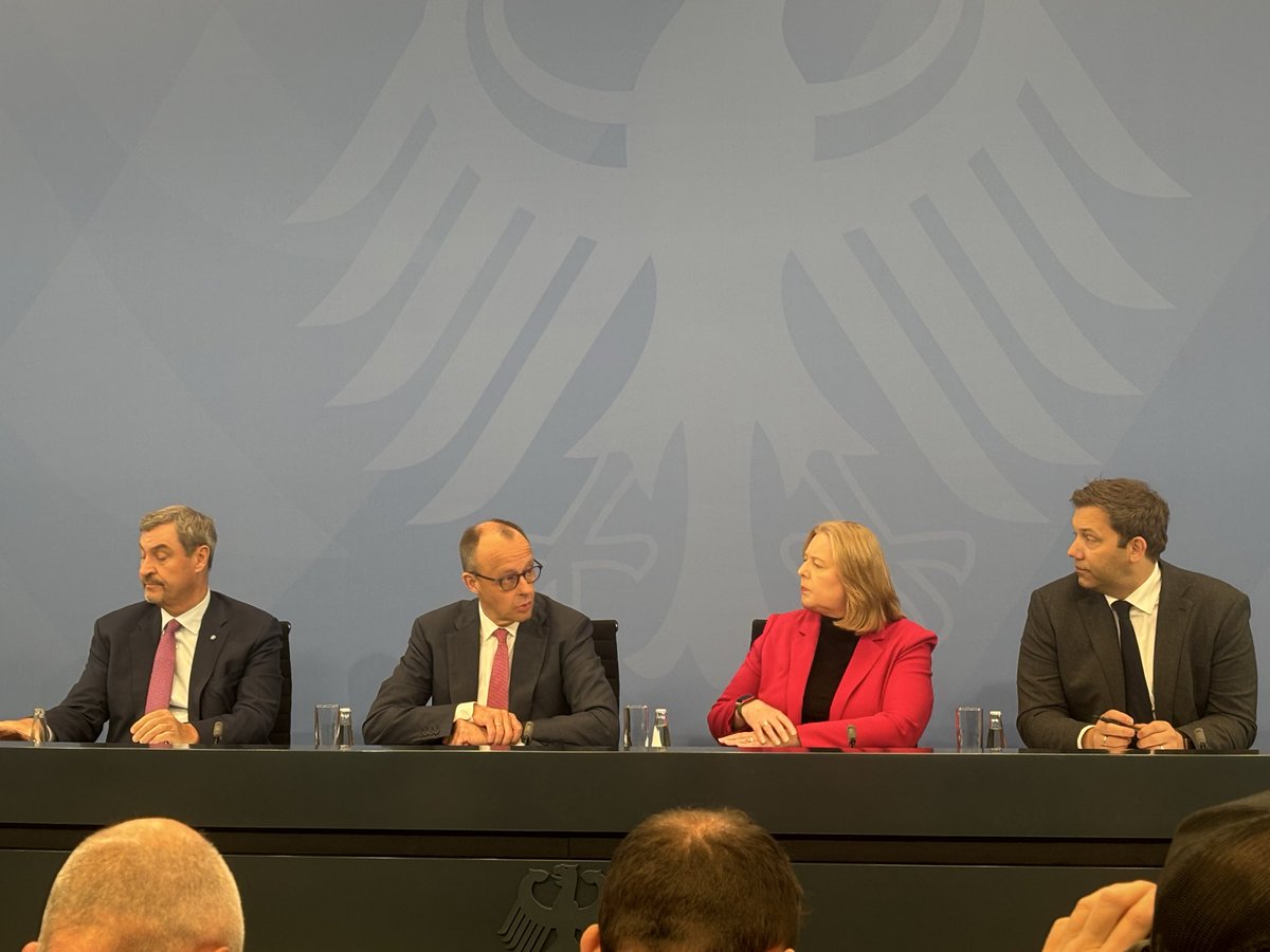 Daniel Sturm tweet media