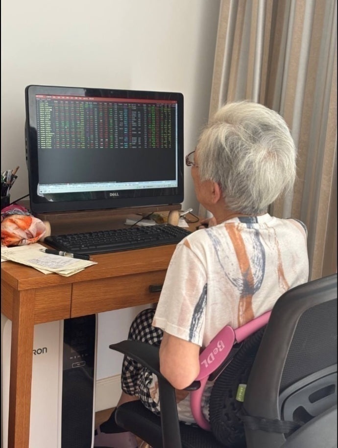 カニさん tweet media