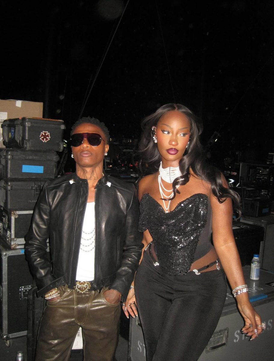 WizkidSource's tweet image. Wizkid &amp;amp; Tems #coachella 🖤🦅