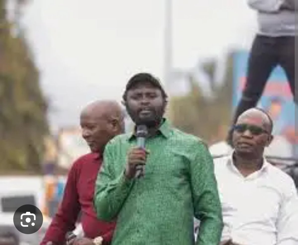 Tweets_by_jnr's tweet photo. Methu lacks visible dignity Wayward Senator Mandevu fails to uphold standards while Tawe Juvenile Heckler displays conduct that invites scrutiny and criticism reflecting poorly on personal character and public representation.
#MethuOutOfOrder. https://t.co/VUj0EqirQ7