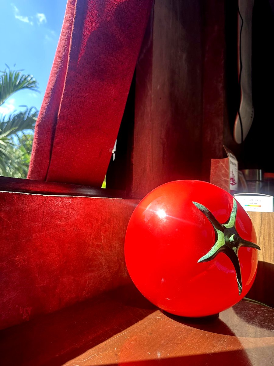 My tomato lamp makes for some good bounce light reference.