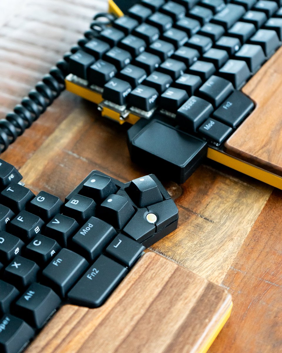 Ult. Hack. Keyboard tweet media
