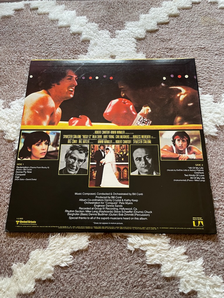 今日はアメリカの作曲家 #ビル・コンティ（＃BillConti、1942年4月13日 - )の誕生日。84歳　🎉🎉🎉

ExpandedバージョンのCDが発売されることになった
『ROCKY Ⅱ』。その映画公開時にリリースされた
オリジナルスコア盤のレコードを聴きます。

『ROCKY Ⅱ・ORIGINAL MOTION PICTURE SCORE』
　UNITED