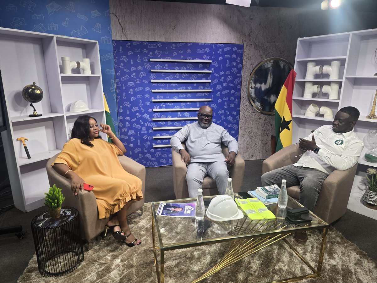 homeownerstvgh's tweet image. Studio shots from our weekend broadcast on Construction Negligence: Who really takes the blame? Lawyer Raymond and Charles from the Architect Alliance provided insights and education 
#homeownersshow 
#buildingcollapse 
#buildingsafety 
#saynotobuildingcollapes
