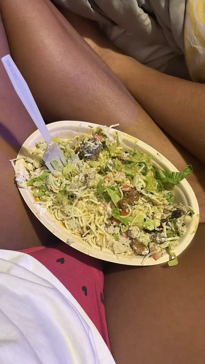 landlady 🌹🌹 tweet media