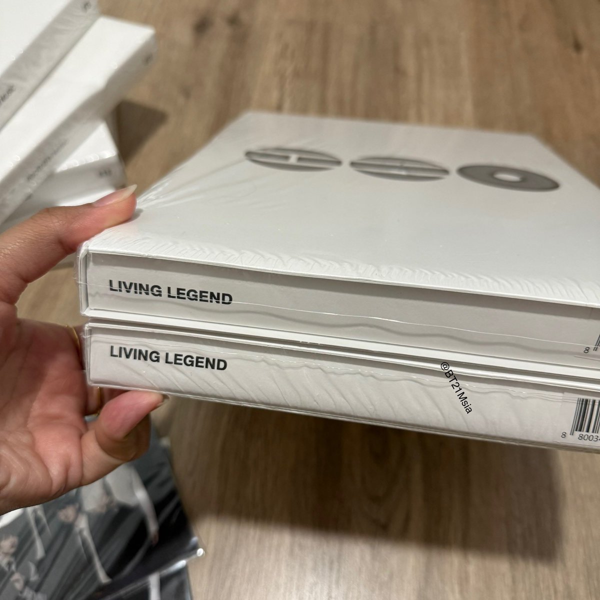 BT21Msia's tweet photo. [ WTS - 2nd Batch ] BTS ARIRANG Albums Sealed

• Rooted in Korea/Music Ver - RM 65 ea
• Living Legend Ver - RM 70
• Weverse Album - RM 50
• RM 8 WM, RM 15 EM
• Limited stocks - FCFS basis ‼️
• Readystock 📦
• DM if interested ✅

#PasarBTS #PasarBTSMY #myARMYjual https://t.co/bVcRJeu6sT