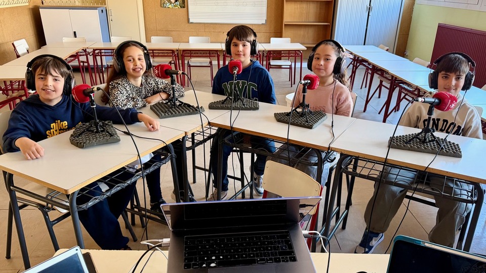 🎙️León Felipe, #Leganés
📌Concurso sobre los besos con David Ortuño
📌Descubrimos palabras nuevas con Sharon Calderón
📌Obi Juan nos habla de la crispación en Star Wars
telemadrid.es/programas/la-r…