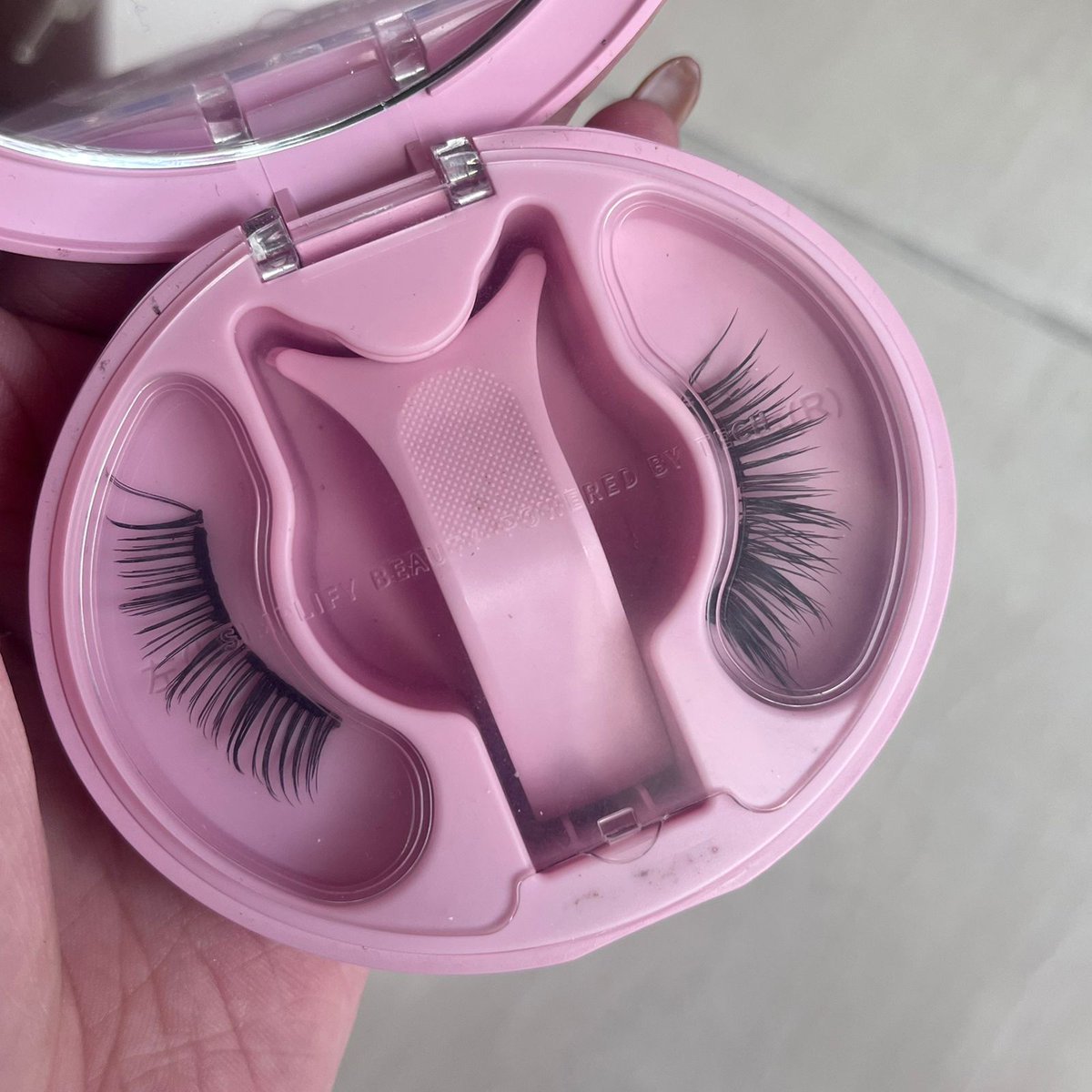 twy ⤮ | mt after dm | check pinned tweet media