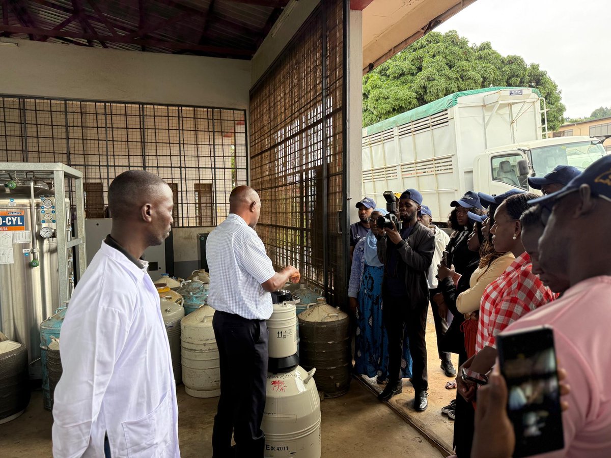 GoldenPosts1's tweet photo. Looking back at our visit to @NAGRC_DB in Entebbe. It’s impressive how they use science, like embryo transfers and cryogenic storage, to boost Uganda's livestock value. A vital hub for our national agricultural transformation! 
 #GoldenPosts https://t.co/Xs9PTGVbCg