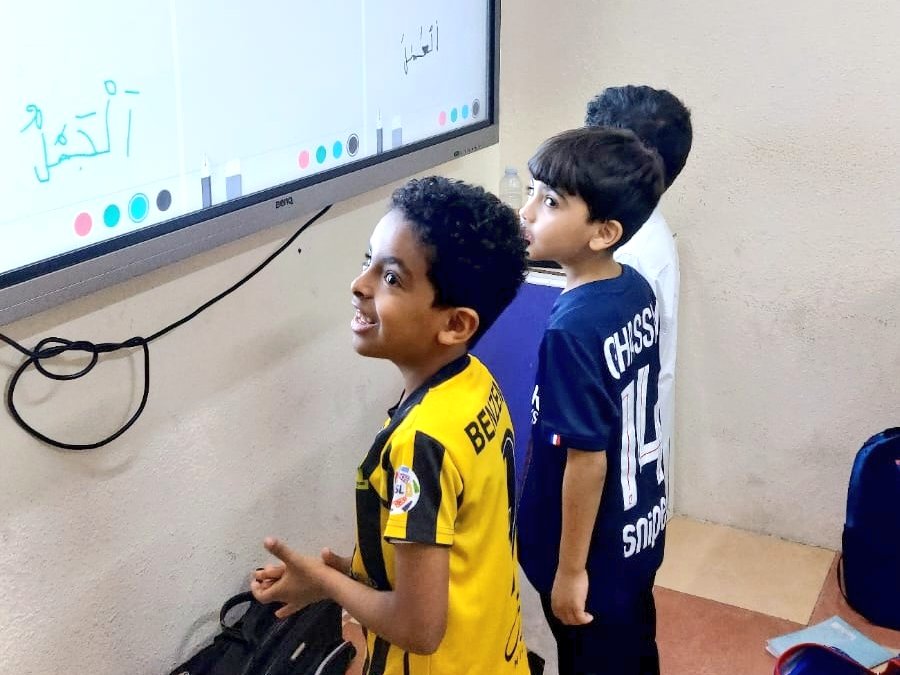 #صور |
انطلاقا من الهدف الاستراتيجي [دعم الكوادر البشرية لرفع مستوى أداءهم] والهدف الاستراتيجي [رفع المستوى التحصيلي للطلاب] وبناء على خطة التنمية المهنية ؛ قدم الأستاذ/ عبدالقادر عبد التواب  درسا تطبيقيا  بحضور المشرف التربوي للمدارس
  الأستاذ / حسين العبيدي . 
#تعليم_مكه