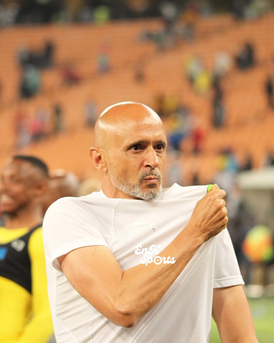 kananelo_18's tweet photo. @Masandawana Since Cardoso ditched the Sundowns gear and switched back to his swagger fits, we’ve been cruising 😹🔥. https://t.co/tW3mMW376B