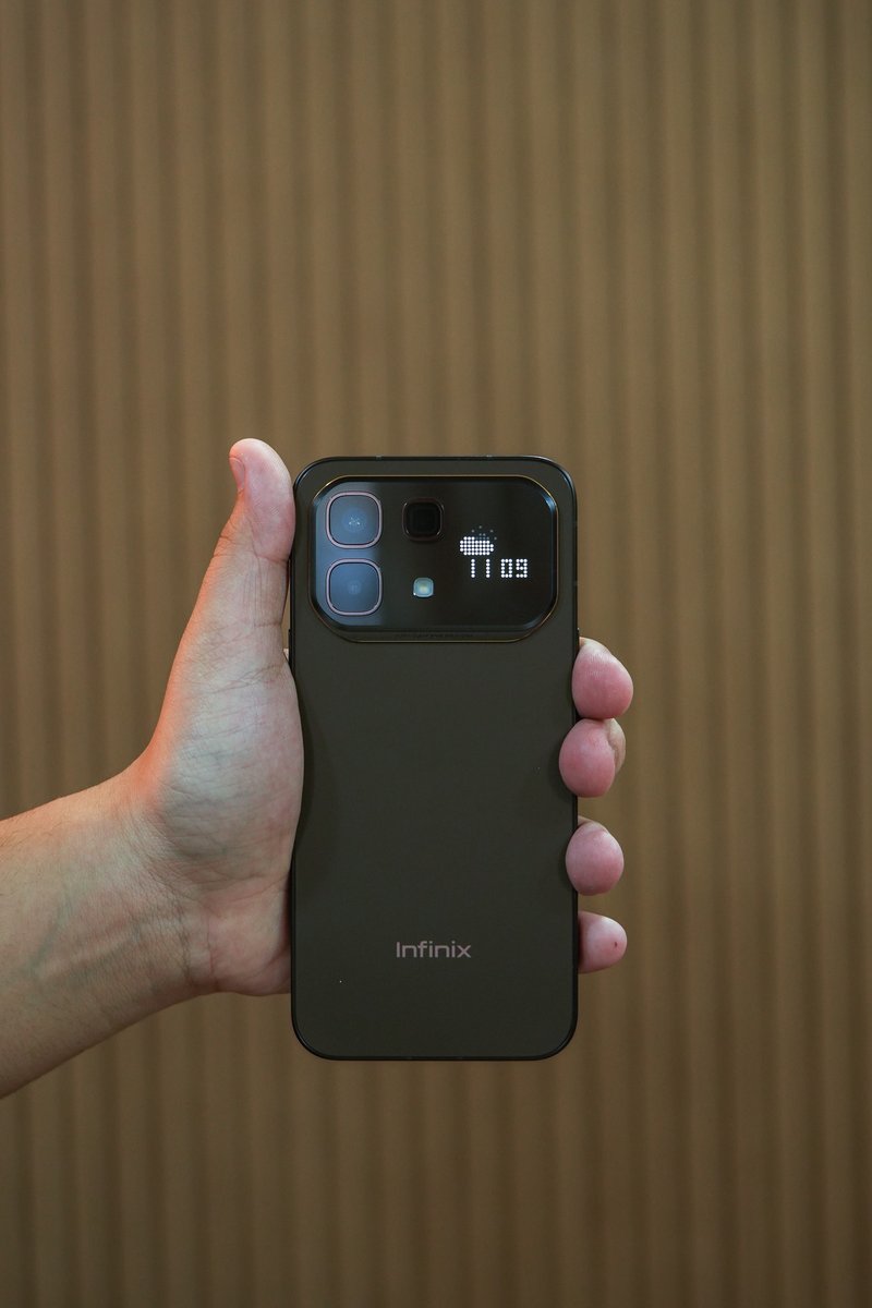 gogiinc's tweet image. Infinix Note 60 Pro is here with Snapdragon 7s Gen 4, 144Hz AMOLED display, and a massive 6500mAh battery. Premium features, decent pricing, and serious gaming power make this a mid-range disruptor.

Special box with free stuff 

#InfinixNote60Pro #Infinix #SmartphoneLaunch