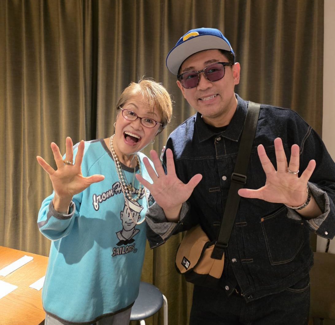 shibuyasailors's tweet image. 73歳の誕生日！🎂✨
目標は「100歳まで現役デザイナー」！⚓️
皆さまを笑顔にできるよう、全力で走り続けます💓

昨日LIVEで祝福に大感動
AKINAちゃんビビる大木
皆さま本当にありがとう！改めてお礼させてください♥️大好き

#三浦しずか #SAILORS #73歳