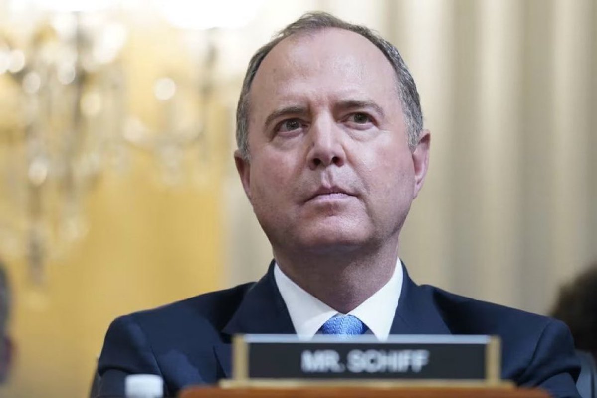 STORM_RIDER01's tweet photo. I’d really like to see POS Adam Schiff get prosecuted for his Russian collusion lies.  

There is plenty of evidence. https://t.co/fZU98s7OPr