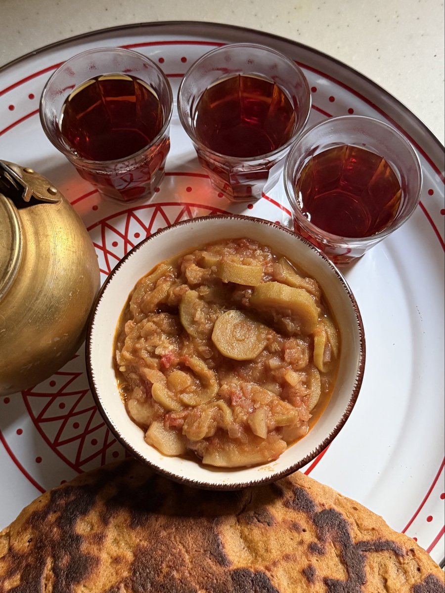 ريحة خبز الأم الصباح كأنها أمان الدنيا كله مجتمع في لحظة