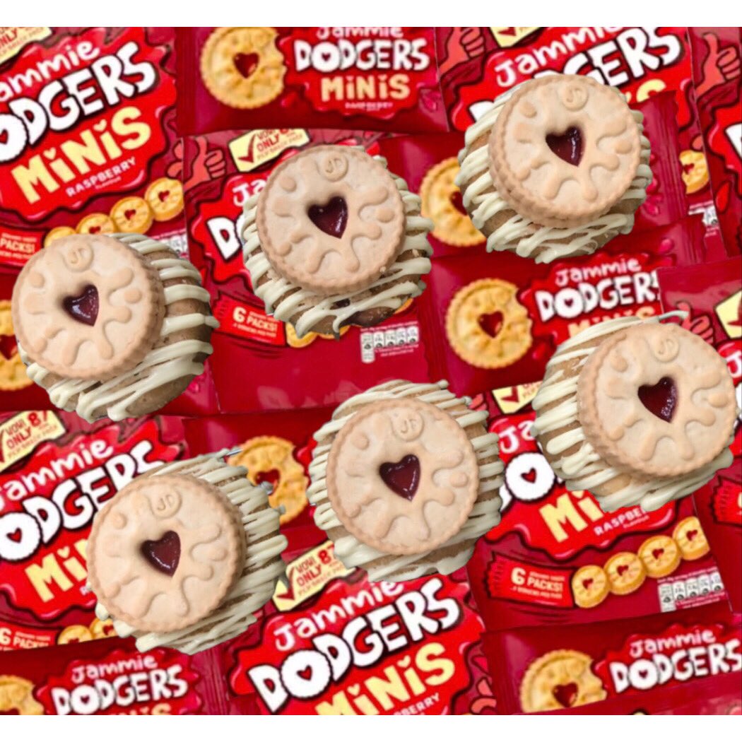 alwaystimefora's tweet photo. Jammie Dodger blondnuts. A blondnut is a blondie in the shape of a doughnut. DM to order. #jammiedodgers #raspberryjam #blondnuts #blondies #baking https://t.co/mjjNseSSJA