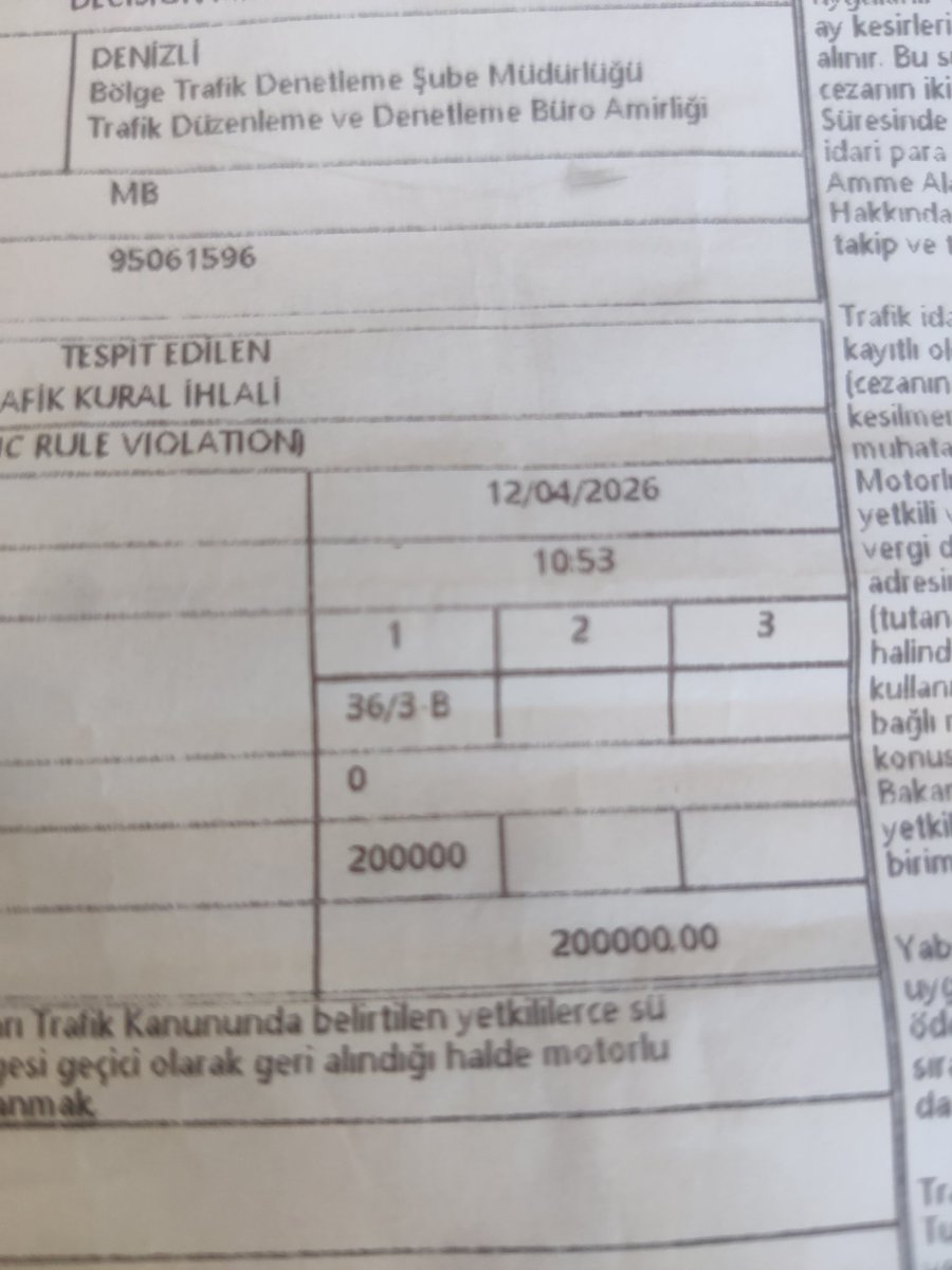 Felek Bir Sağdan Vuruyor, Bir Soldan Vuruyor. 
Pardon, Pardon. 
Maliye Bir Sağdan Vuruyor Trafik Bir Soldan Vuruyor. Bir Canımız Kaldı, Onuda Rabbim Zamanı Gelince Alacak Elhamdülillah.