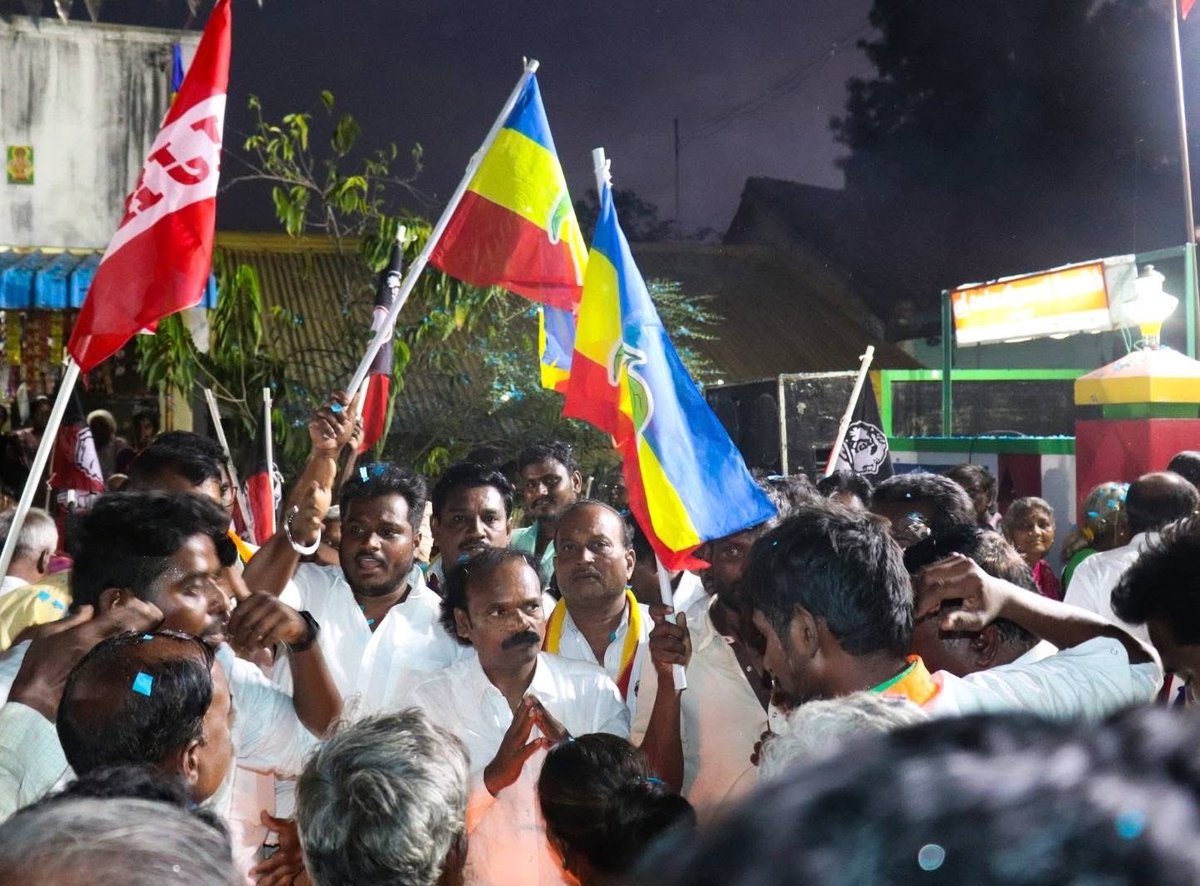 மாற்றம் “அன்பால்” வரும்… பாமக2.0, ஆனால் திமுக, தேமுதிக செய்யும் சதிகள் என்ன?

பட்டியல் இனத்துடனான இணக்காமன போக்கை கடைபிடிக்கவும் எந்த விதத்திலும் எங்கேயும் மோதல் ஏற்படக்கூடாது என்ற எண்ணத்திலும் பாமக இந்த தேர்தலை கவனமாக அணுகிறது. அது மட்டுமின்றி தலித் இனத்தவர்களும் வன்னியர்களும்