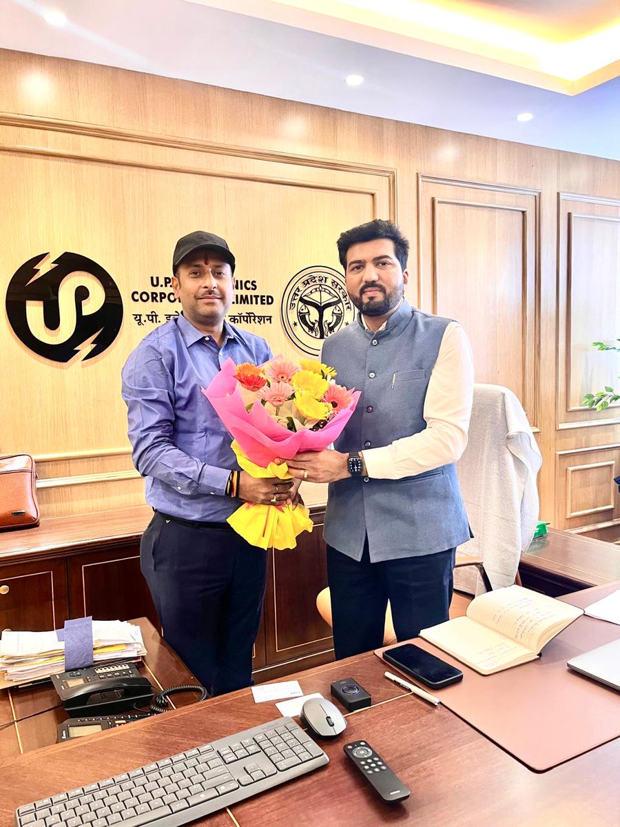 STPILucknow's tweet photo. Dr. Praveen Kr. Dwivedi, Officer In-Charge @STPILucknow met with Managing Director, Uttar Pradesh Electronics Corporation @uplclko, Sh.Himanshu Kaushik-IAS, extended wishes for his new role and briefed about various activities &amp; services of #STPIINDIA in the state.
@stpiindia https://t.co/4XwsglGJFc