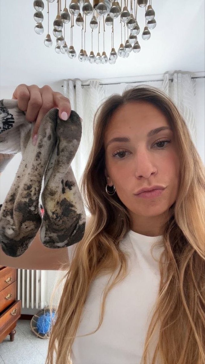 Italian Goddess tweet media